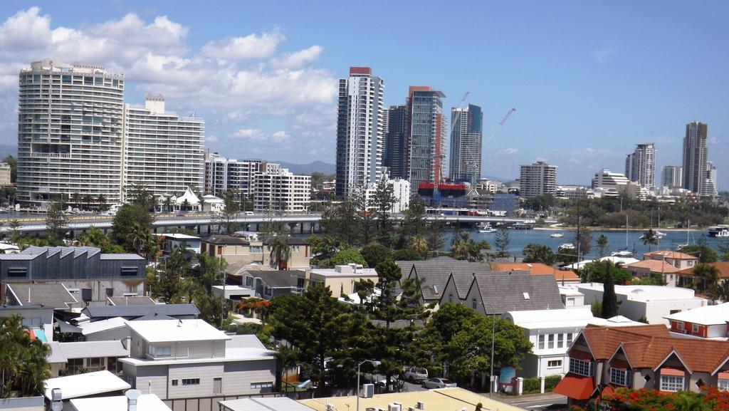 Aparthotel The Meriton On Main 4*