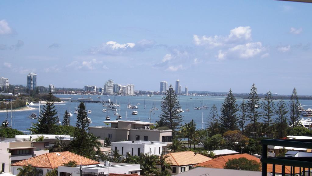 The Meriton On Main Aparthotel 4*