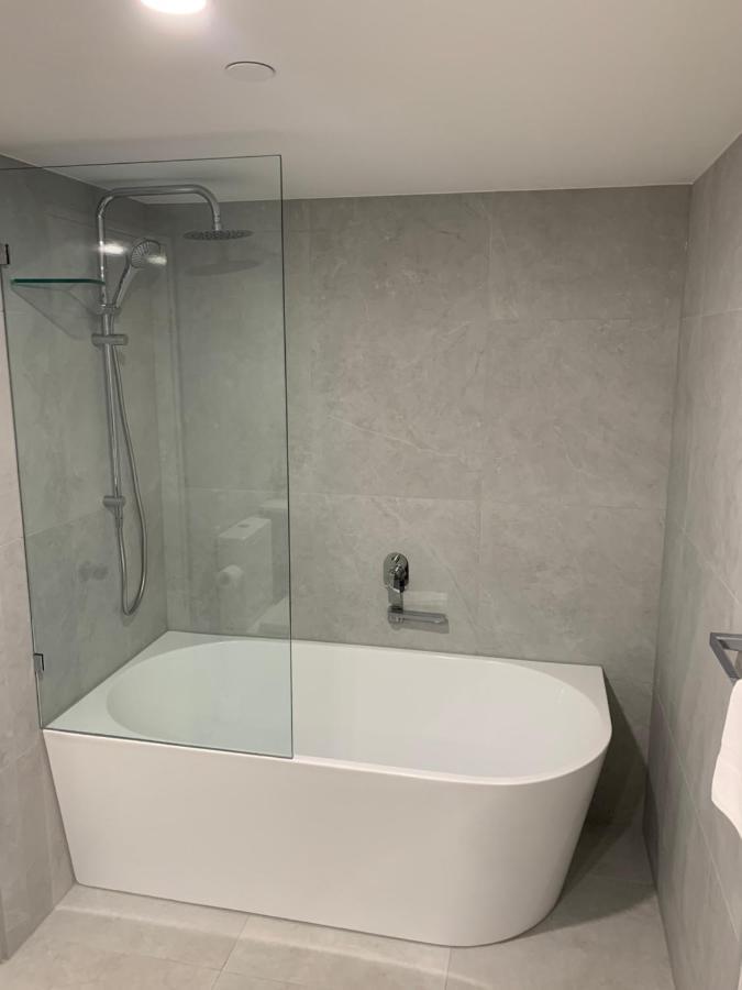 The Meriton On Main 4*
