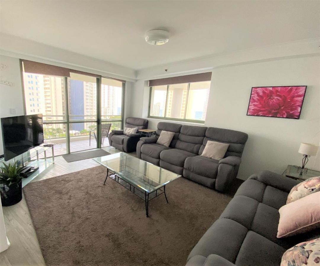 The Meriton On Main Aparthotel