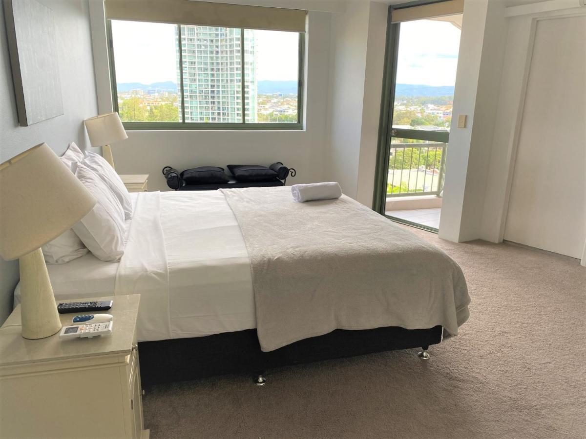 The Meriton On Main Aparthotel 4*