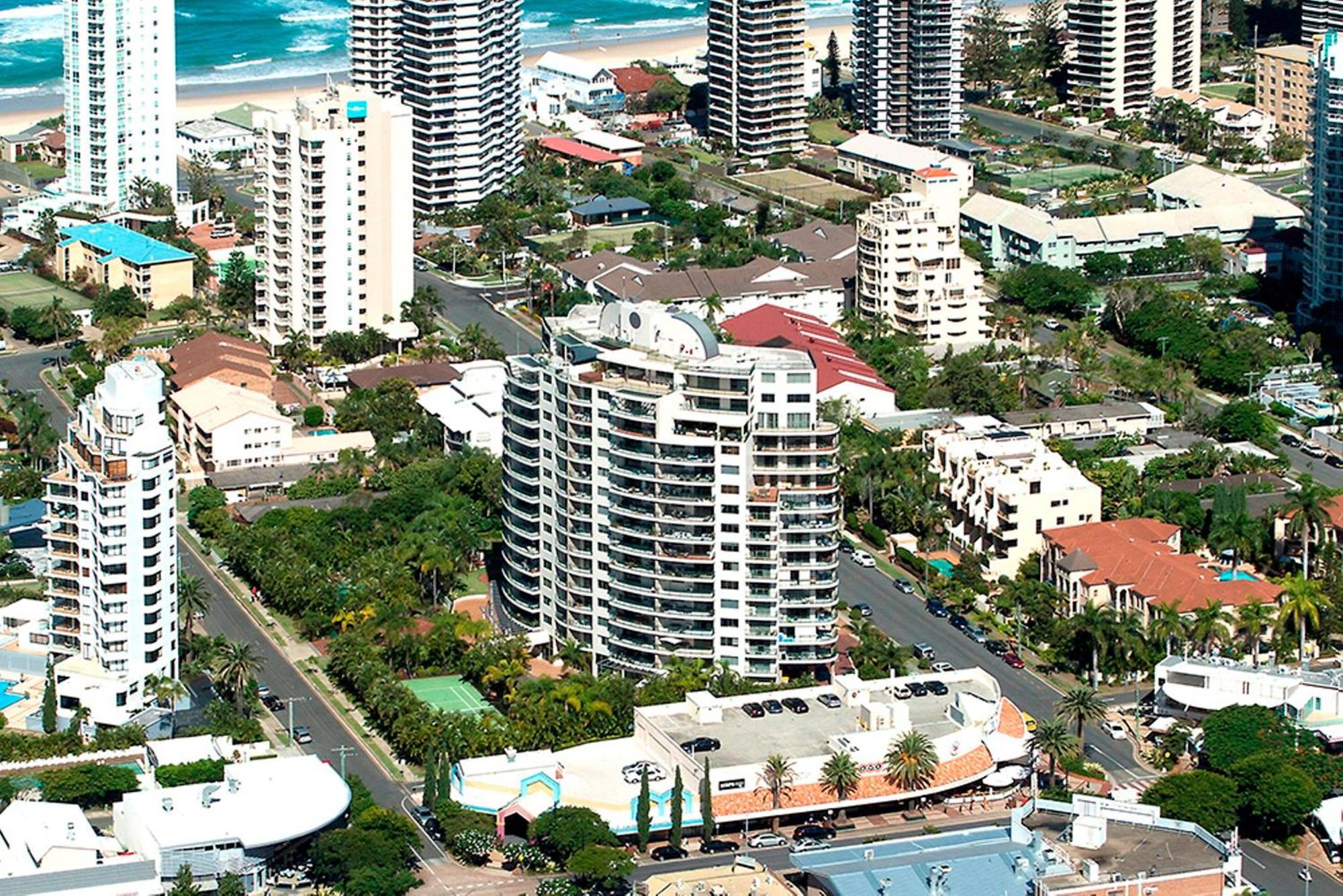 The Meriton On Main Aparthotel 4*