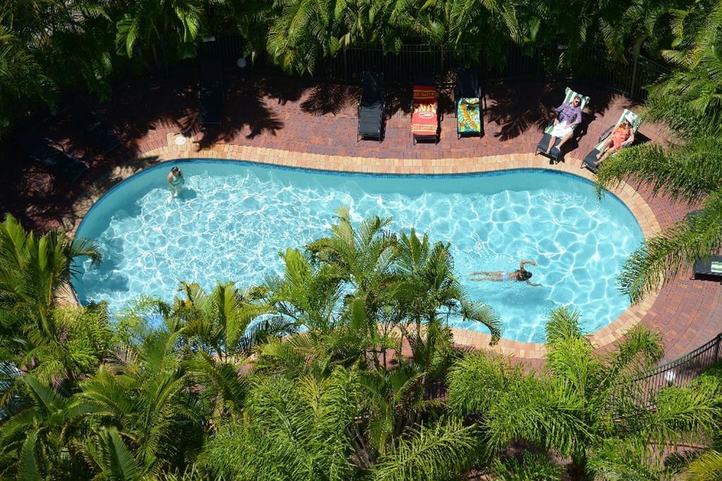 The Meriton On Main Aparthotel 4*